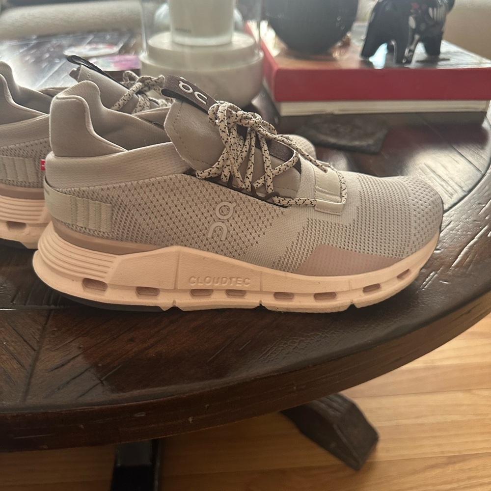 On Cloud super cute sneakers